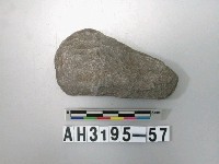 藏品(中型舌刃打製石斧)的圖片